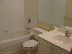 1295 Henley St in Naples, FL - Building Photo - Building Photo