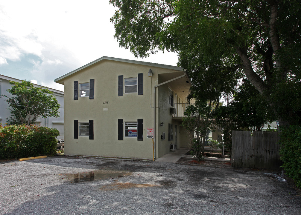 1218 S Federal Hwy in Lake Worth, FL - Building Photo