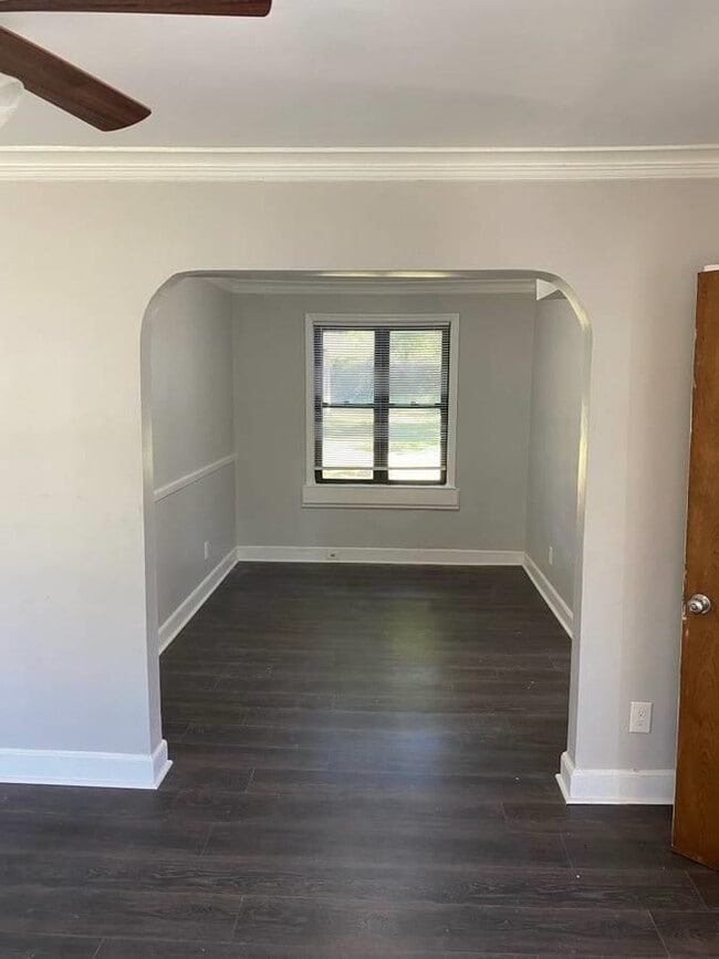 3741 Faxon Ave in Memphis, TN - Foto de edificio - Building Photo