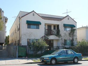 1138 N Edgemont St in Los Angeles, CA - Building Photo - Building Photo