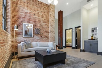 1148 S Peters St in New Orleans, LA - Building Photo - Building Photo