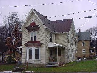 35 Stowe St in Jamestown, NY - Building Photo