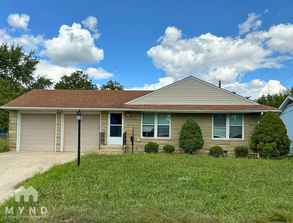 2574 Vanderberg Ave in Columbus, OH - Building Photo