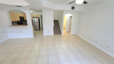 4911 Schooner Dr in Fort Lauderdale, FL - Building Photo - Building Photo