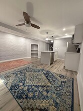 219 9th St SE, Unit APT B in Washington, DC - Building Photo - Building Photo