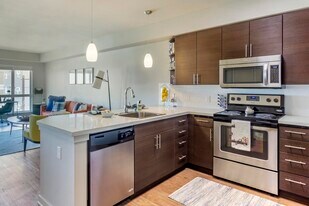 Oregon 42 in Seattle, WA - Building Photo