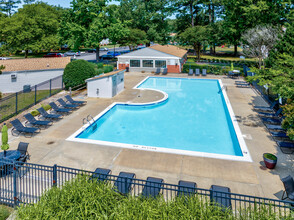 Ridgewood Club Apartments in Virginia Beach, VA - Foto de edificio - Building Photo