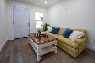 2128 13th St S in St. Petersburg, FL - Building Photo - Building Photo