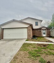 8105 Baylark Dr in Corpus Christi, TX - Building Photo