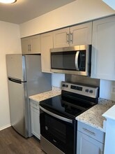 Woodside Manor Apartments in Fraser, MI - Building Photo - Building Photo