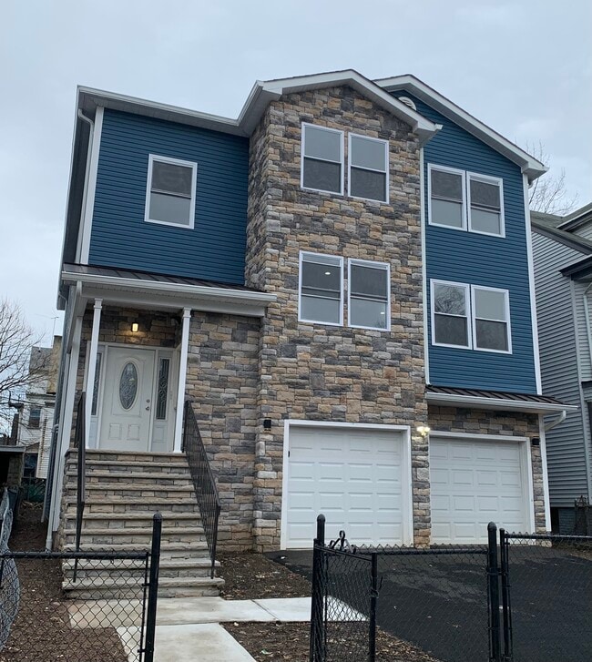 171 N 17th St, Unit UNIT 2, Unit UNIT 2