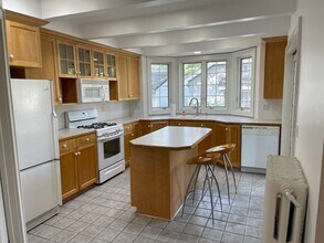 202 Russell Ave S in Minneapolis, MN - Building Photo - Building Photo