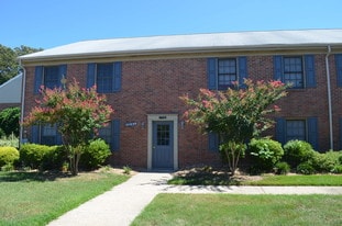 Colonial Point Apartments