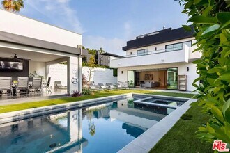 6201 Lindenhurst Ave in Los Angeles, CA - Building Photo - Building Photo