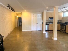 67 Frankfort St, Unit B in Boston, MA - Building Photo - Building Photo