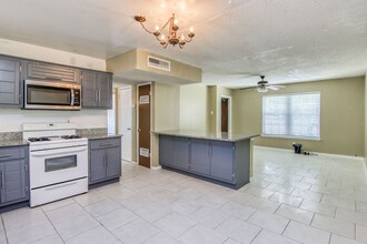 10448 Palomino St in El Paso, TX - Building Photo - Building Photo