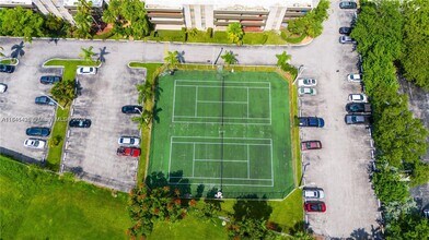 8325 SW 72nd Ave in Miami, FL - Building Photo - Building Photo
