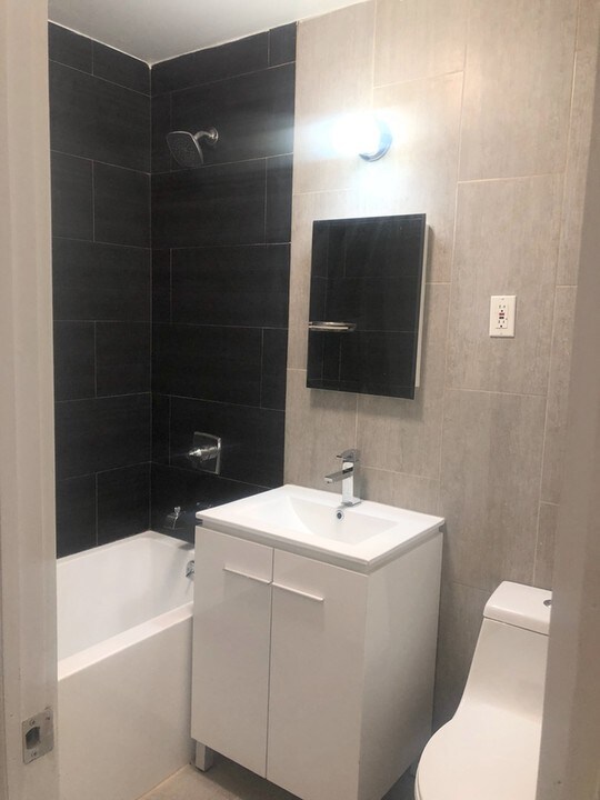 41-40 Denman St in Queens, NY - Building Photo