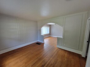 8620 Moran Pl in St. Louis, MO - Foto de edificio - Building Photo