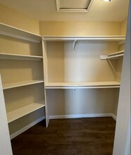 7200 W T C Jester Blvd in Houston, TX - Building Photo - Building Photo