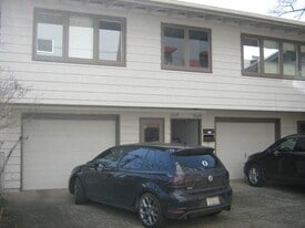 1825 University St in Eugene, OR - Building Photo