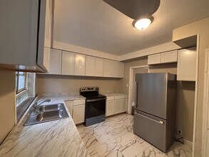 17606 Roselawn St in Detroit, MI - Foto de edificio - Building Photo