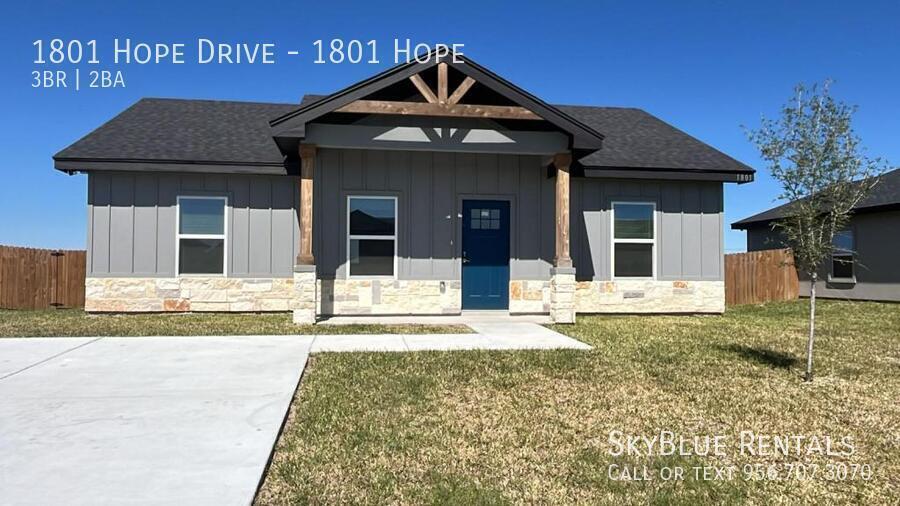 1801 Hope Dr in Mercedes, TX - Building Photo