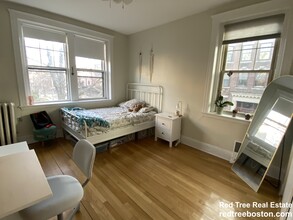 20 Alton Pl, Unit 4 in Brookline, MA - Building Photo - Building Photo