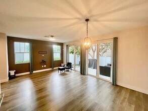 4803 NW 48th Terrace in Tamarac, FL - Building Photo - Building Photo