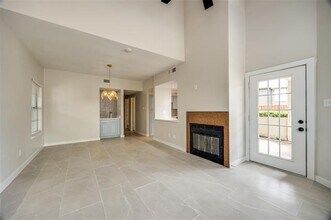 5590 Spring Valley Rd in Dallas, TX - Building Photo - Building Photo