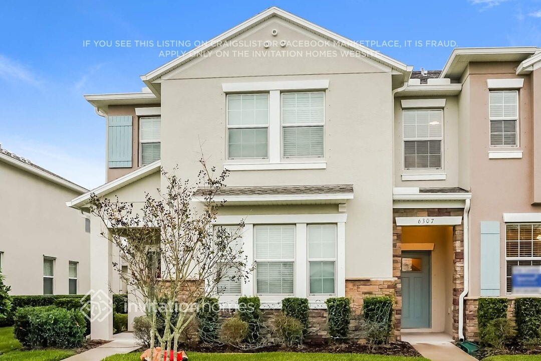 6307 Shore Vista Pl in Apollo Beach, FL - Building Photo