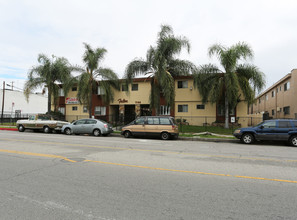 Fulton III Apartments in North Hollywood, CA - Building Photo - Building Photo