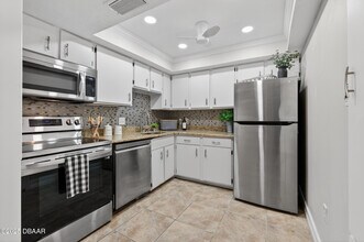 935 N Halifax Ave in Daytona Beach, FL - Building Photo - Building Photo