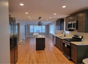 10358 S Emerald Ave in Chicago, IL - Building Photo - Building Photo