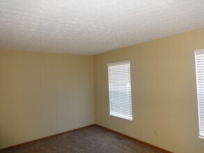 102 Grove Run Rd in Commercial Point, OH - Building Photo - Building Photo