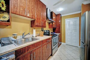 236 Medford Ct in Englishtown, NJ - Building Photo - Building Photo