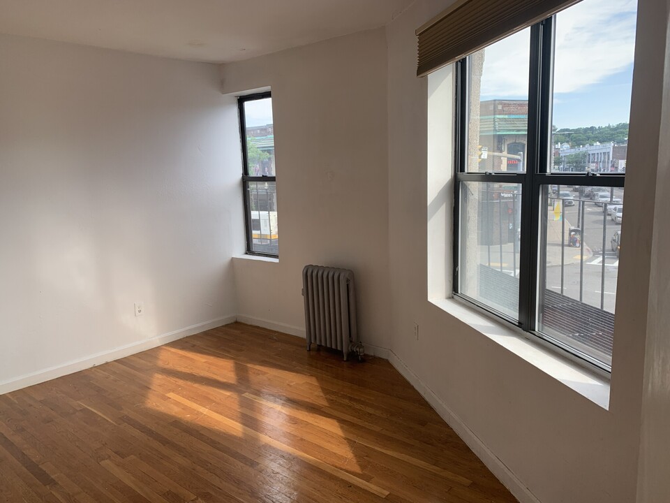 152 Brighton Ave, Unit 10 in Boston, MA - Building Photo