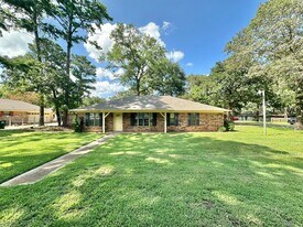 2448 Holly Ln in Flint, TX - Building Photo