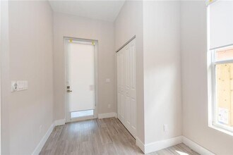 1105 NE 2nd Ave in Fort Lauderdale, FL - Foto de edificio - Building Photo