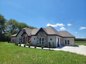 935 S Cross Bridges Rd in Mt Pleasant, TN - Building Photo - Building Photo