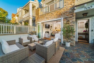 700 Acacia Ave in Newport Beach, CA - Building Photo - Building Photo