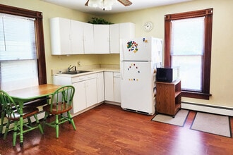 2706 Buffalo Rd, Unit 2 in Erie, PA - Building Photo - Building Photo