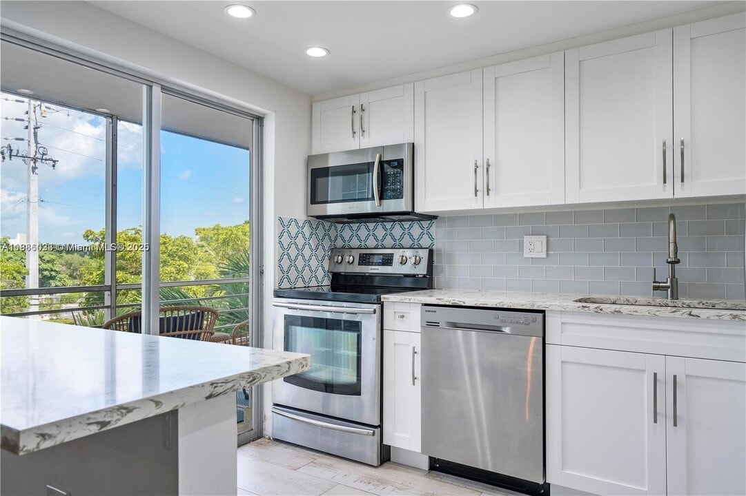 1750 NE 115th St in Miami, FL - Building Photo