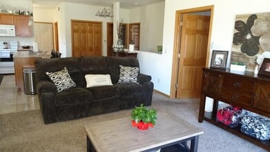 611 S Cherry Ln in Holmen, WI - Building Photo - Building Photo