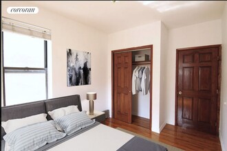 320 W 111th St in New York, NY - Building Photo - Building Photo