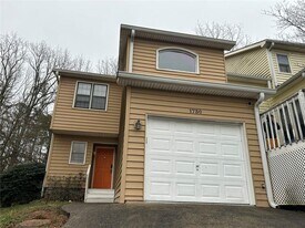 1730 Paddlewheel Dr NE in Marietta, GA - Building Photo