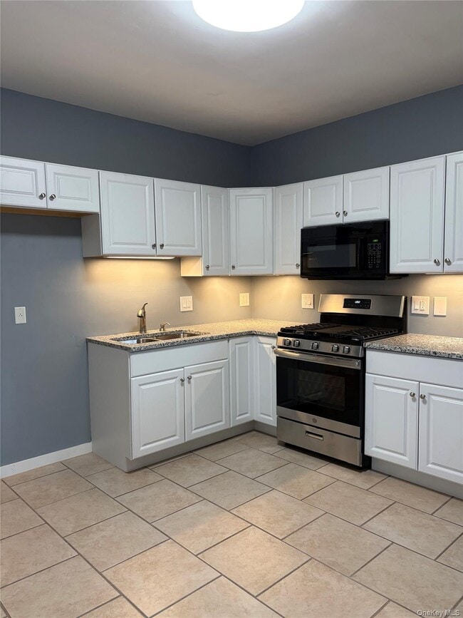 558 Locust Ave in Port Chester, NY - Building Photo - Building Photo