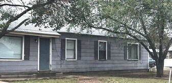 3102 Duke St in Lubbock, TX - Building Photo