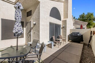 2100 W Lemon Tree Pl in Chandler, AZ - Foto de edificio - Building Photo