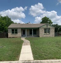 703 Alexander Hamilton Dr in San Antonio, TX - Building Photo